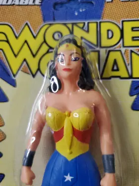 DC3903 NJ CROCE Wonder Woman Bendable Figure Comics #2