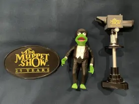 666620120322 PALISADES Muppet Tuxedo Kermit Frog Toyfare