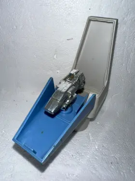 AT-550 PANOSH PLACE Voltron Castle Lions Cover Blaster Gun