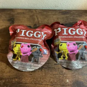 812241039349 PHATMOJO Piggy Minifigures Blind Bags Dlc