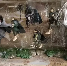 687203486000 PLAY ALONG Lord Rings Armies Middle Earth #3