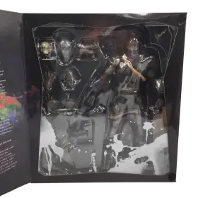 662248815732 PLAY ARTS Kai Predator Action Figure Box Square #2