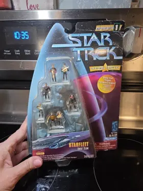 16270 PLAYMATES TOYS Star Trek Strike Force Klingon Warriors