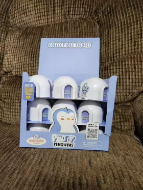 810065188397 PMI Pudgy Penguins Collectible Figures Igloo Box
