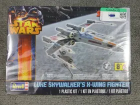 031445018565 REVELL Star Wars Luke Skywalkers Wing Fighter