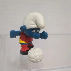 2.0127 SCHLEICH Smurf Pvc Figure Soccer Player Figurine