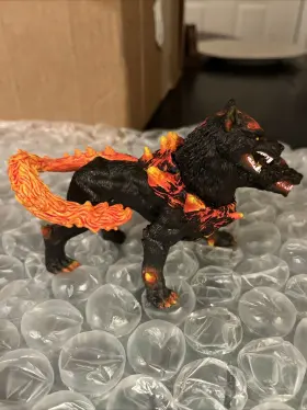 42451 SCHLEICH Eldorado Hellhound Action Figure Toy Wolf Lava #2
