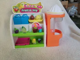 56751 SHOPKINS Fruit Veggie Stand Playset