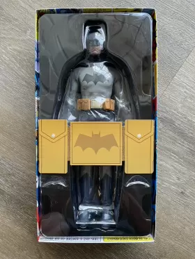 1004251 SIDESHOW COLLECTIBLES Batman Figure Costume Comics #2