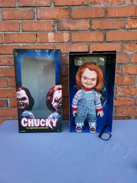 747720208384 SIDESHOW COLLECTIBLES Childs Play Chucky Doll