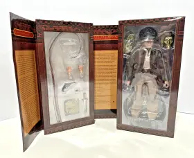747720212374 SIDESHOW COLLECTIBLES Jones Kingdon Crystal #2