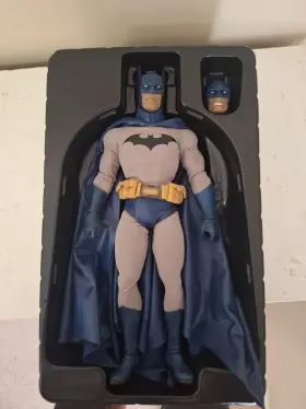 747720222151 SIDESHOW COLLECTIBLES Batman Comics Scale Figure