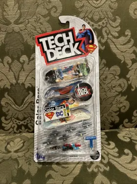 6073926 SPIN MASTER Ultra Fingerboard Superman Mini Toy