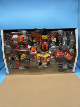 904880576333 TAKARA Transformers Predaking #3