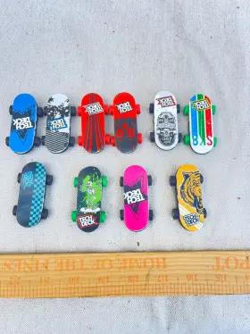 T02331 TECH DECK Bendy Finger Board Eraser Mini Skateboard