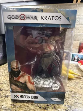 847509064924 THINKGEEK God War Ragnarok Kratos Statue Figure