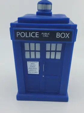 TITDWV-BAD6-001 TITAN MERCHANDISE Doctor Who Wolf Tardis #2