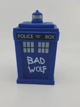 TITDWV-BAD6-001 TITAN MERCHANDISE Doctor Who Wolf Tardis