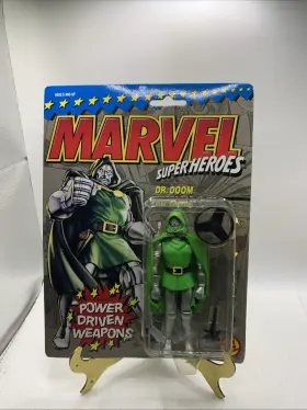035112048039 TOY BIZ Marvel Heroes Doom Action Figure