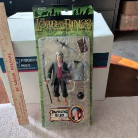 81385 TOYBIZ Lord Traveling Bilbo Figure Fellowship Ring