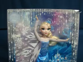 630509585229 TOYS R US Hasbro Disney Frozen Winter Elsa Box #2
