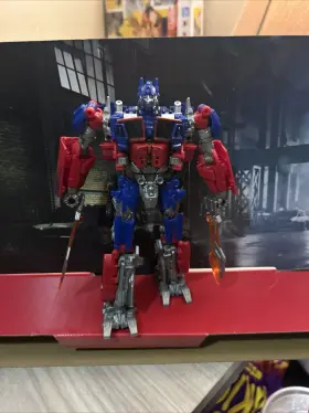 630509769964 TRANSFORMERS Studio Voyager Optimus Prime Action