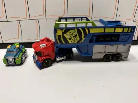 B5584 TRANSFORMERS Rescue Bots Optimus Prime Racing Trailer