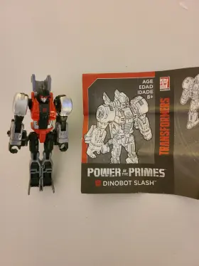 E0896AS00 TRANSFORMERS Power Primes Dinobot Slash Volcanicus