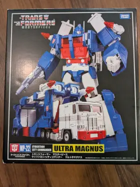MP22 TRANSFORMERS Masterpiece Ultra Magnus Action Figure