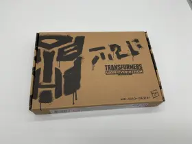 WFC-GS10 TRANSFORMERS Generations Selects Soundwave Spy Unit