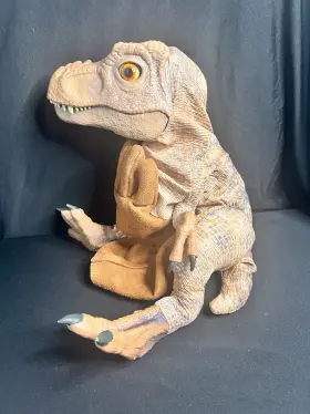JUR-1035 BABY Jurassic Dominion Fx Rex Puppet Sound