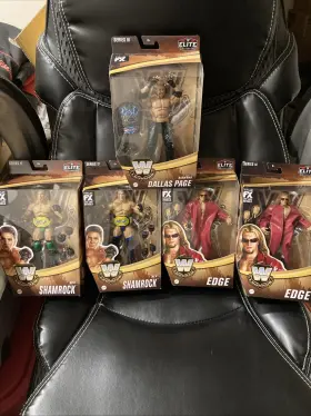 HDM39 WWE Box Elite Figures Chases Edge Ken Shamrock Dallas