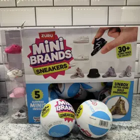 193052057631 ZURU MINI BRANDS Sneakers Balls Display Box