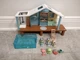 BLUEY & FRIENDS MOOSE Ultimate Beach Cabin House playset figures set