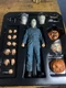Mezco Toyz One:12 Collective Halloween II Michael Myers 1:12 Figure w/ Knife