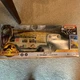 Matchbox 1:18 RC JEEP Gladiator Jurassic World w Dracorex Dinosaur Figure - New!