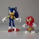 SEGA Jakks Knuckles & Sonic the Hedgehog 2.5" & 4"  Action Figure set Of Two