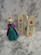 Disney Frozen Magiclip Small Mini Elsa Doll & dressing screen Mirror Giftset