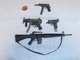 Hot Toys MMS466 - Neo - The Matrix - Assault Rifle and Submachine Guns (3)
